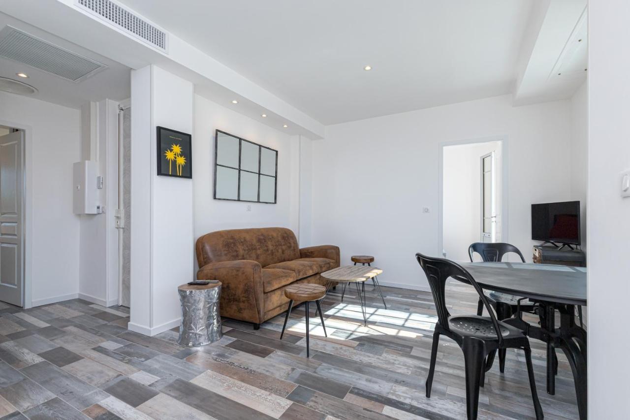 Squared Head-Apartment With Terrace In Niza Exterior foto