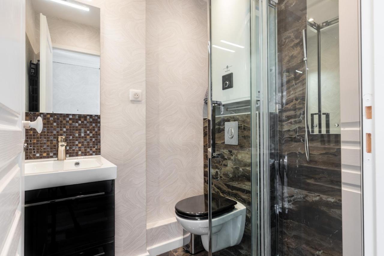 Squared Head-Apartment With Terrace In Niza Exterior foto